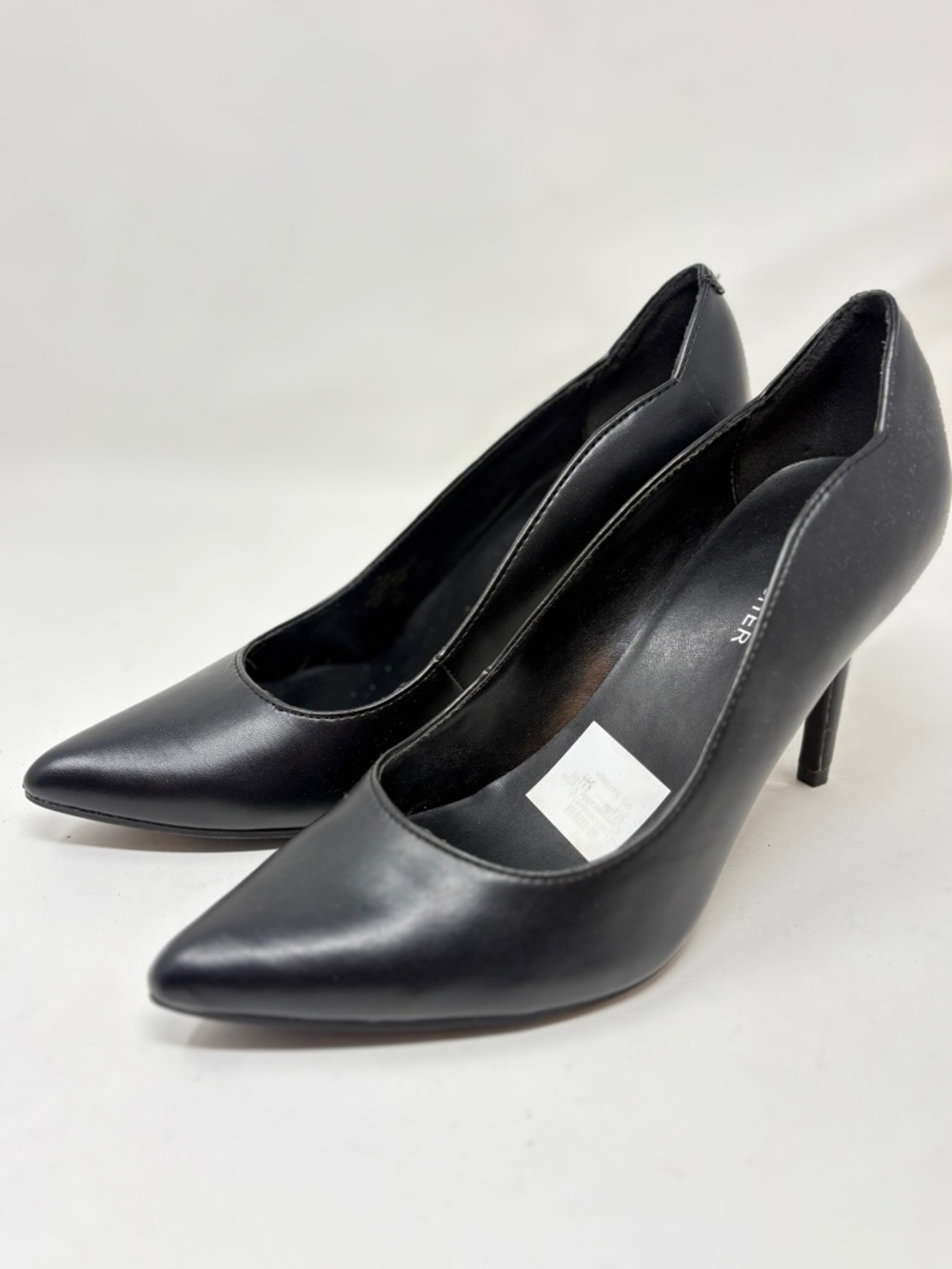 Marc Fisher Black Pointed Toe Pumps Heels Size 7M Classic Stiletto